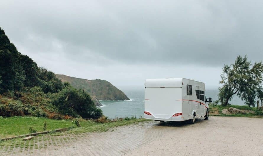 Bien choisir une remorque pour scooter avec un camping-car