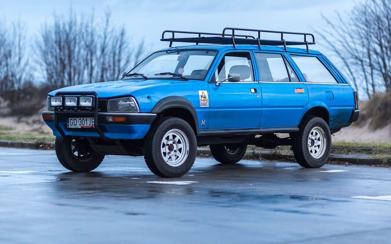 découvrez la peugeot 205, une icône des années 80 alliant style, performance et praticité. explorez son design intemporel, ses caractéristiques techniques et son héritage automobile légendaire.