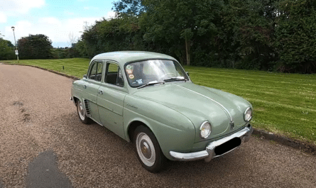 Renault Dauphine (1956)